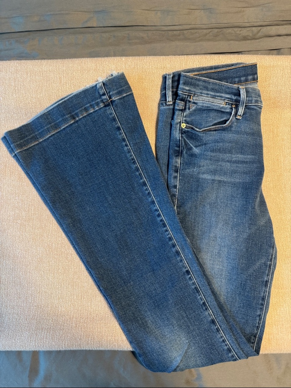 FRAME Le High Flare Jeans - Picture 6 of 8